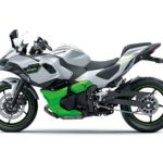 「カワサキから新登場のハイブリッドバイク「Ninja 7 Hybrid」｜600ccクラスのサイズながら1000ccクラスのスタートダッシュ！」の4枚目の画像ギャラリーへのリンク
