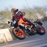 「【90％が新設計】KTM・390DUKE 海外試乗記｜排気量アップで一段と力強く、高速コーナーもピタッと安定！」の17枚目の画像ギャラリーへのリンク