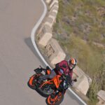 「【90％が新設計】KTM・390DUKE 海外試乗記｜排気量アップで一段と力強く、高速コーナーもピタッと安定！」の16枚目の画像ギャラリーへのリンク