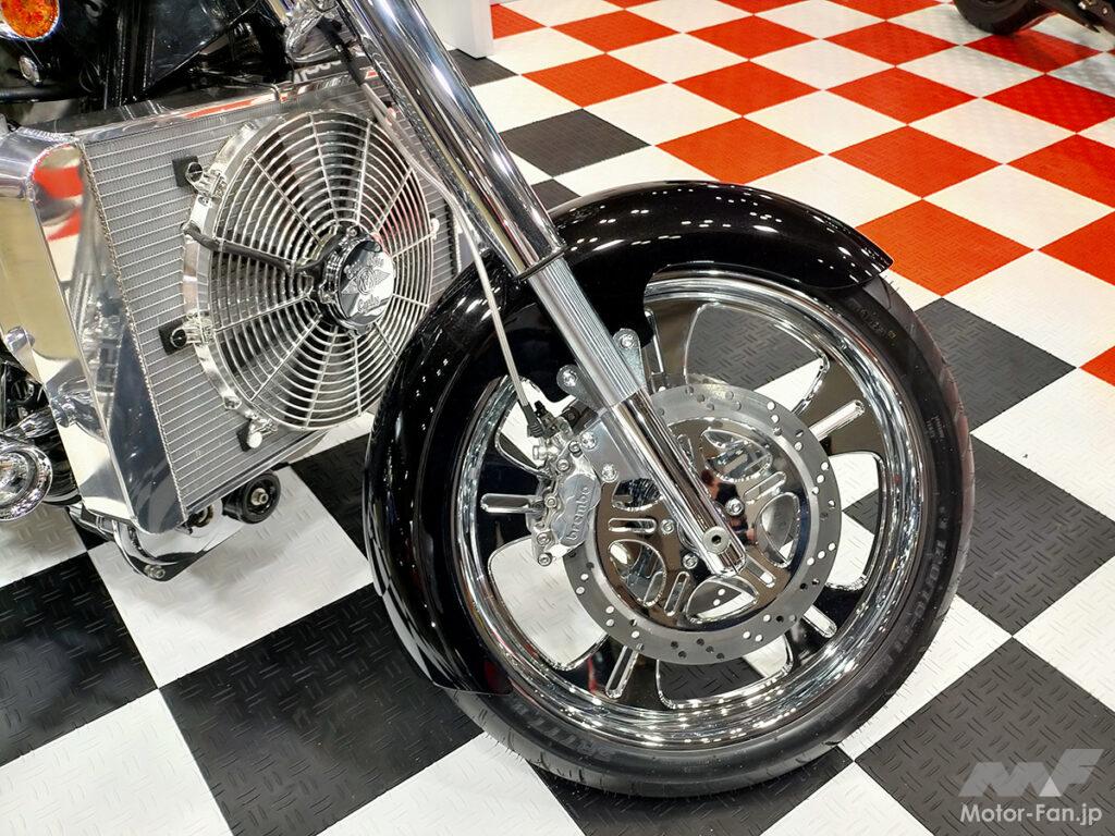 「5,730cc、V型8気筒OHVエンジンのバイク。乾燥重量は498kg！　米国のBOSS HOSS（ボスホス）｜モーターサイクルショー2024」の2枚目の画像