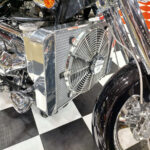 「5,730cc、V型8気筒OHVエンジンのバイク。乾燥重量は498kg！　米国のBOSS HOSS（ボスホス）｜モーターサイクルショー2024」の3枚目の画像ギャラリーへのリンク