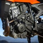 「【KTM・990DUKE海外試乗記】エンジン、車体、外装まで全面刷新の結果は？」の2枚目の画像ギャラリーへのリンク