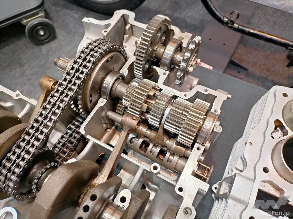 「伝説の4気筒車・ホンダCB750FOURのエンジンを解剖！　RCレーサー継承のショートストローク型DOHC4バルブではなく、ロングストローク型SOHC2バルブを選択、その訳は？」の6枚目の画像