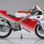 「ハチハチNSR、カラバリは3色。アオシマから登場！　ホンダNSR250R/R-SP 1/12スケールの塗装済・完成品モデル。」の6枚目の画像ギャラリーへのリンク