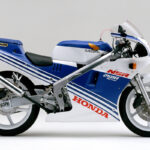 「ハチハチNSR、カラバリは3色。アオシマから登場！　ホンダNSR250R/R-SP 1/12スケールの塗装済・完成品モデル。」の11枚目の画像ギャラリーへのリンク