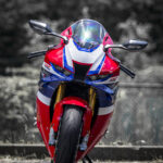 「ホンダ・CBR1000RR-R FIREBLADE SPで郊外を疾走。｜高回転型エンジンとは思えぬ、大人びたパワー特性でした！」の9枚目の画像ギャラリーへのリンク