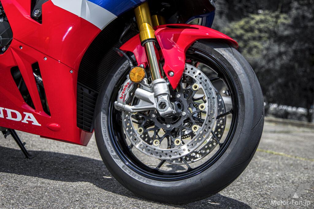 「ホンダ・CBR1000RR-R FIREBLADE SPで郊外を疾走。｜高回転型エンジンとは思えぬ、大人びたパワー特性でした！」の21枚目の画像