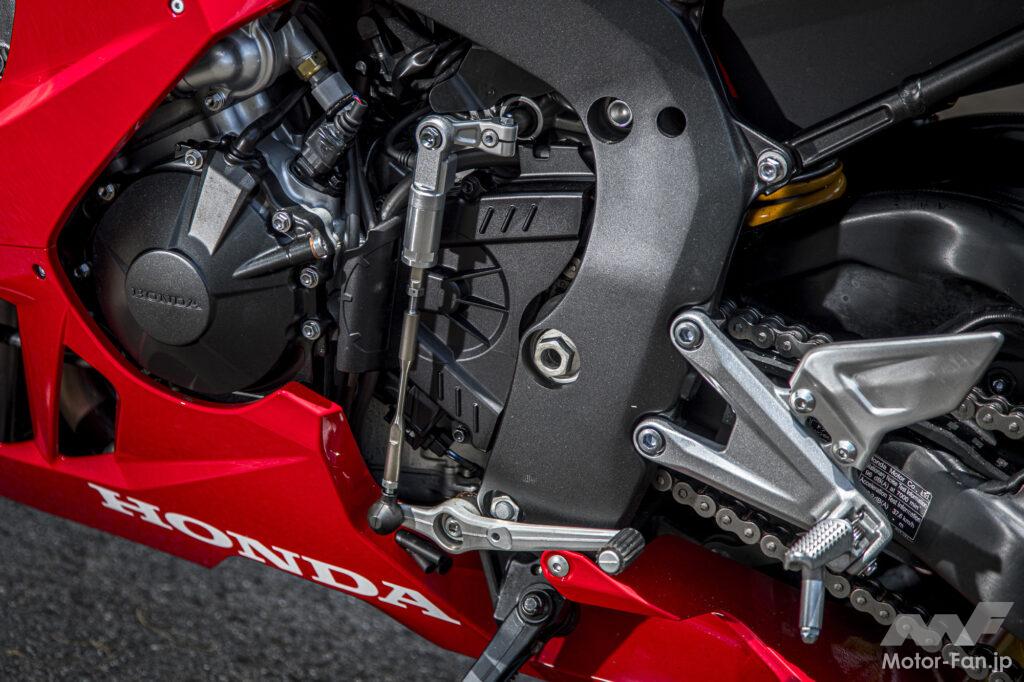 「ホンダ・CBR1000RR-R FIREBLADE SPで郊外を疾走。｜高回転型エンジンとは思えぬ、大人びたパワー特性でした！」の23枚目の画像