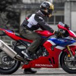 「サーキットに軸足を移してから4年目の大改良、CBR1000RR-Rは乗り手を選ぶ崇高な存在だ」の11枚目の画像ギャラリーへのリンク