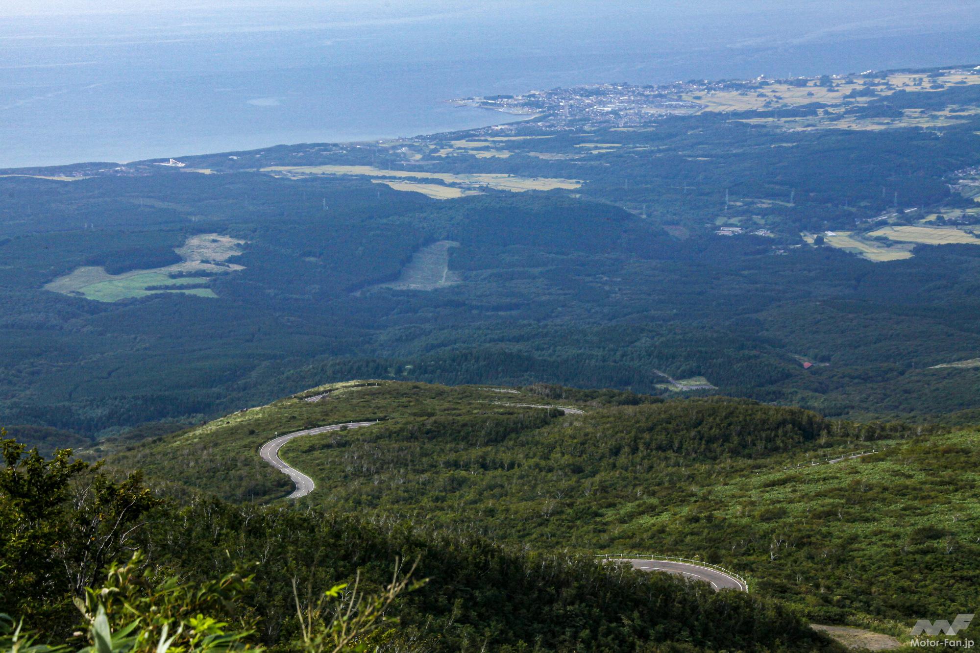 「【秋田県にかほ市】バイクで行きたいツーリングスポット｜駆け上る鳥海山鉾立。」の1枚めの画像