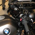 「世界初のBMWモトラッド公式R12カスタムプロジェクトから創出された4台のカスタムバイクが、東京港区の麻布台ヒルズ『FREUDE BY BMW』でついにアンベール！」の14枚目の画像ギャラリーへのリンク