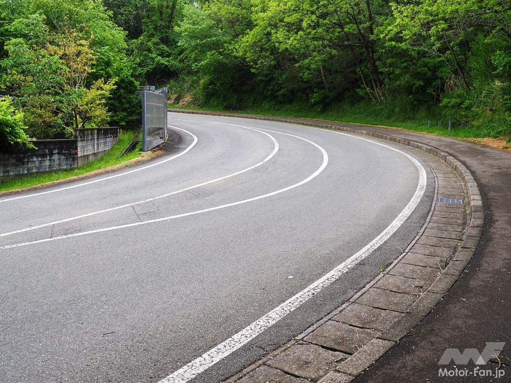 「ツーリング中にバイクの事故や転倒に遭遇！ 万が一のために知っておきたい正しい対処法とは？」の4枚目の画像