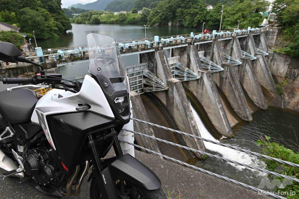 「“名を捨てて実を取る”と言いたくなるバイクを見つけました。質実剛健の資質を備えた「ホンダNX400」｜1000kmガチ試乗【2／3】」の6枚目の画像