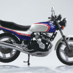 「1981年発売の超お宝ビンテージモデル！ホンダCBX400F（1型）1/12スケールの完成品モデル｜アオシマ」の6枚目の画像ギャラリーへのリンク