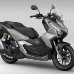 「レッドとブラックが新カラーに！　ホンダ、アドベンチャースタイルのスクーター「ADV160」のカラバリを変更」の3枚目の画像ギャラリーへのリンク