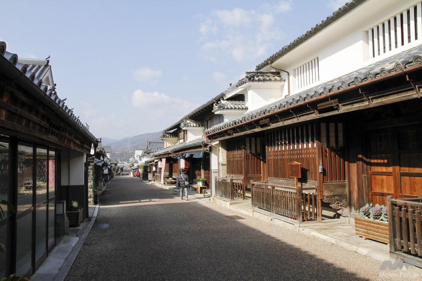 「【徳島県美馬市】バイクで行きたいツーリングスポット｜佇まいに癒される「うだつの町並み」。」の1枚めの画像