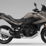 「5段階ウインドスクリーンが調節しやすくなった！ ホンダ、スポーツツアラー「NT1100」を発売」の3枚目の画像ギャラリーへのリンク