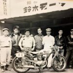 「昭和バイク話｜65年ぶりに聖地に帰還した2ストパラレルツイン、浅間仕様のヤマハYDS1｜2024年のグリズリーカップ・浅間T.T.に参加したヴィンテージレーサ【1／3】」の10枚目の画像ギャラリーへのリンク