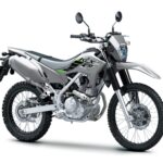 「カワサキの新型KLX230シリーズは３種類が存在する。モタード仕様のKLX230SMは2025年1月に発売」の15枚目の画像ギャラリーへのリンク