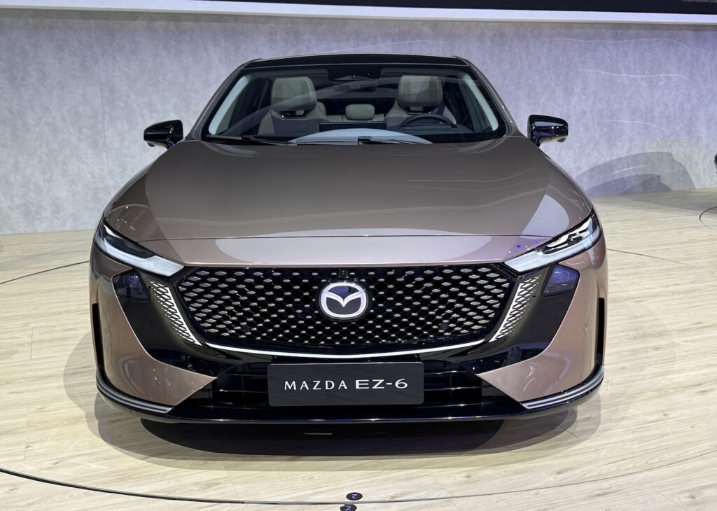 「マツダ新型電動車、EZ-6 のデザイン 【北京モーターショー2024 デザインレポート_02】MAZDA EZ-6 Design [ Beijing Motor Show 2024_Design Report_02 ]」の16枚目の画像