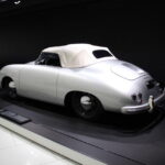 【ポルシェ図鑑】「ポルシェ356 1500 スピードスター（1955）」北米の要望で生まれた安価なスポーティモデル。 - GQW_Porsche_Zukan07_p001-1024x682