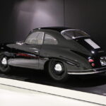 【ポルシェ図鑑】「ポルシェ 356 Pre-A フェルディナント（1950）」博士へ贈られた最後の誕生日プレゼント。 - GQW_Porsche_zukan_04_PF02-1024x682