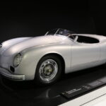 【ポルシェ図鑑】「ポルシェ 356 アメリカ ロードスター（1952）」北米市場向けのスパルタンなロードスター。 - GQW_Porsche_zukan_05_P302-1024x682