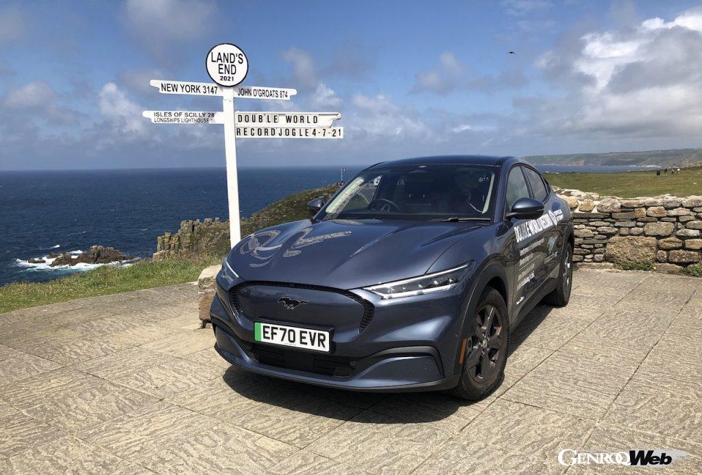 最新電気自動車フォード マスタング マッハ-E、英国において「EVの後続距離」ギネス世界記録を樹立