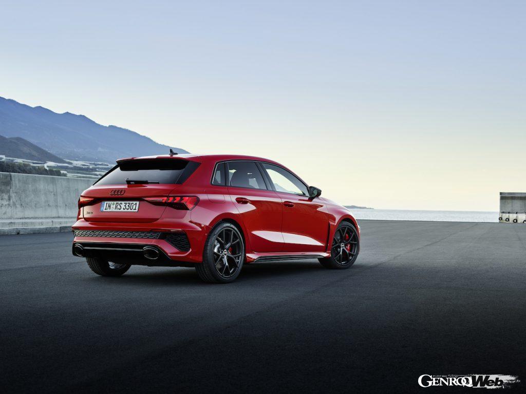 「新型アウディ RS 3 スポーツバック／セダン、デビュー！ 最高出力400p、最高速度290km/hにドリフトモードも採用」の5枚目の画像