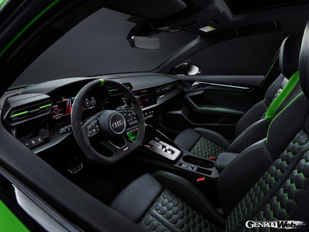 「新型アウディ RS 3 スポーツバック／セダン、デビュー！ 最高出力400p、最高速度290km/hにドリフトモードも採用」の20枚目の画像