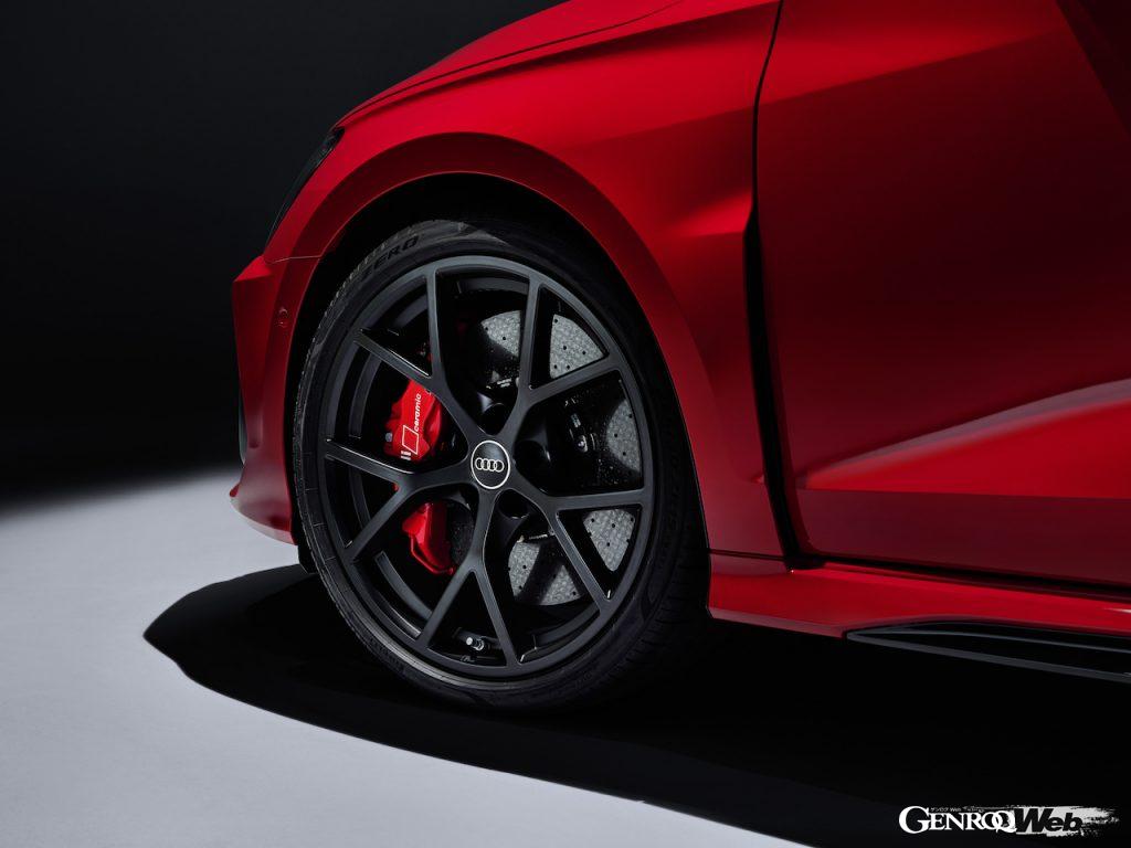 「新型アウディ RS 3 スポーツバック／セダン、デビュー！ 最高出力400p、最高速度290km/hにドリフトモードも採用」の29枚目の画像
