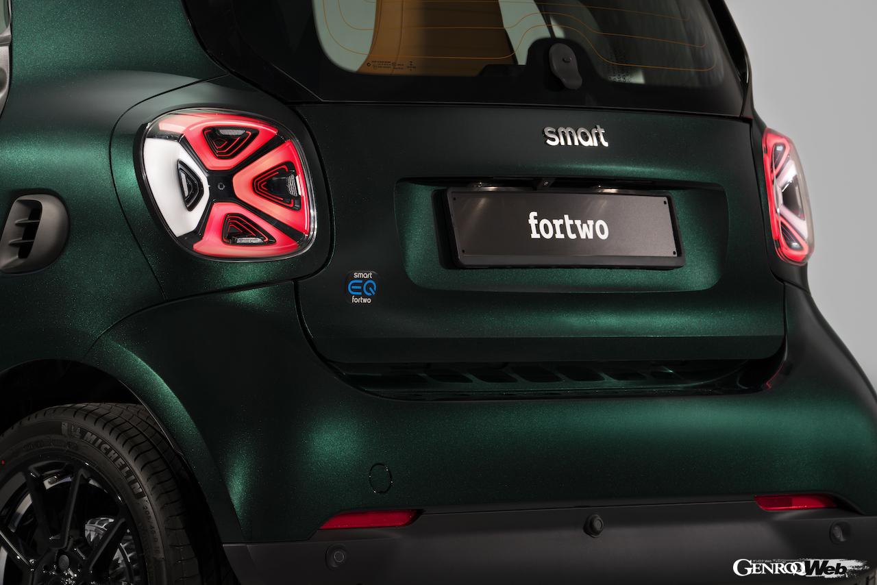 「スマート EQ フォーツー クーペに、ブラバスの内外装を採用した「レーシンググリーン エディション」登場」の2枚目の画像