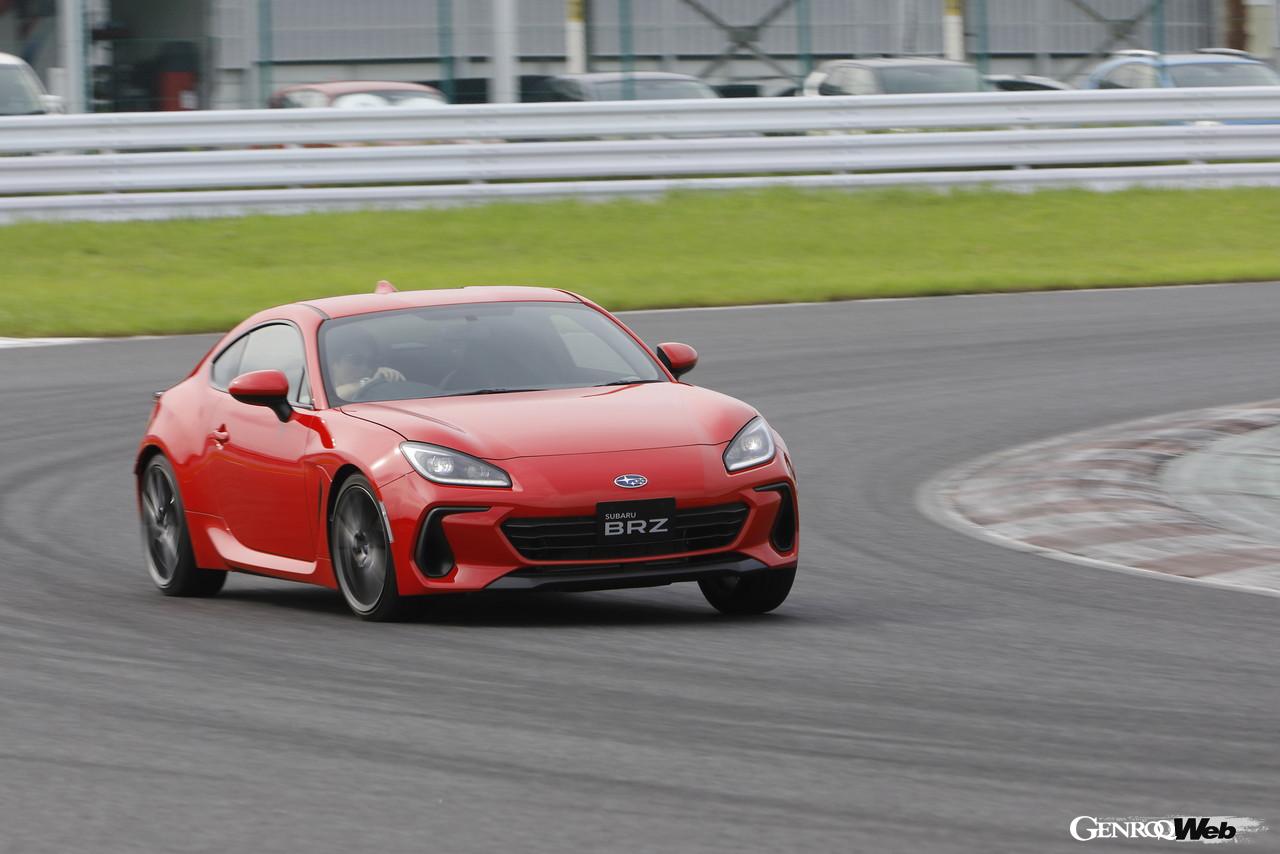 新型ハチロクとbrzは何が変わったのか サーキットをステージに進化したパフォーマンスを暴く Genroq Web ゲンロク ウェブ 新型ハチロクとbrzは何が変わったのか サーキットをステージに進化したパフォーマンスを暴く Genroq Web ゲンロク ウェブ