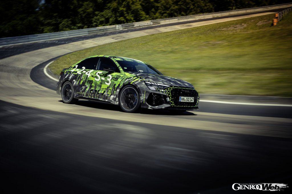 新型アウディ RS 3 セダンがニュルのコンパクト部門最速ラップを記録。フロントビュー