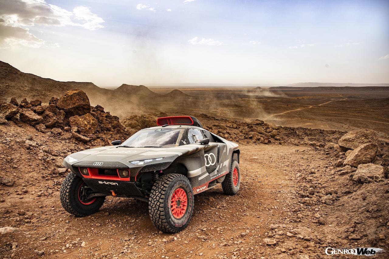 「ダカールを目指すアウディRS Q e-tron。「砂漠で充電」を可能にした電動ラリーマシンがモロッコを走る」の16枚目の画像
