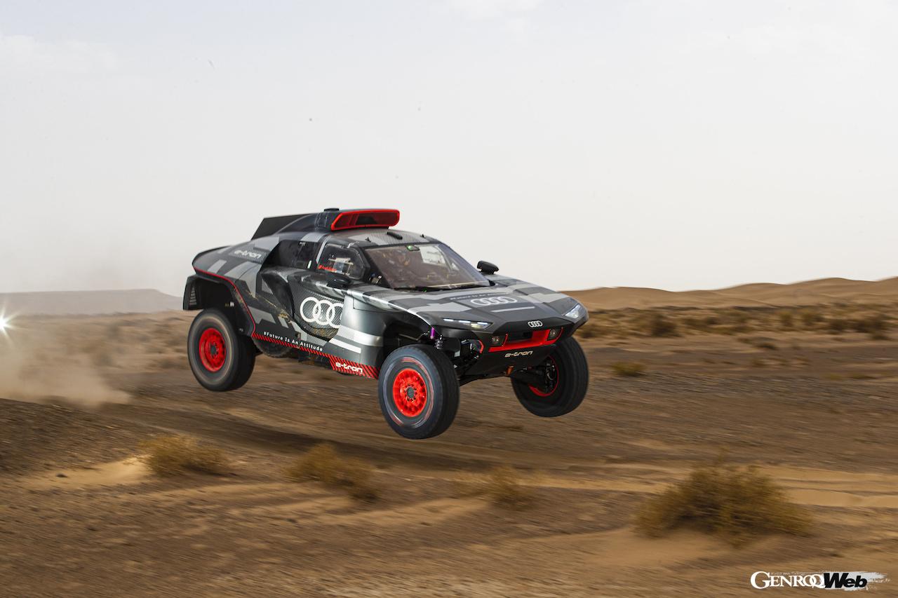 「ダカールを目指すアウディRS Q e-tron。「砂漠で充電」を可能にした電動ラリーマシンがモロッコを走る」の9枚目の画像