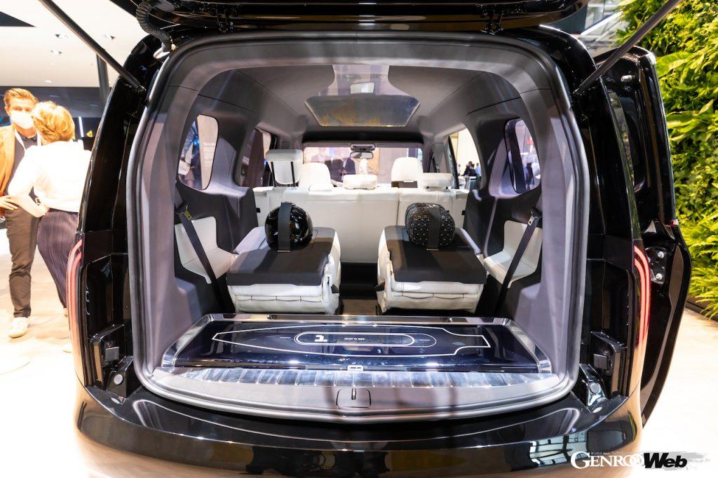 「メルセデス・ベンツ、電気で走る高級ミニバン「コンセプト EQT」を発表。2022年に発売へ【IAAモビリティ レポート】」の4枚目の画像
