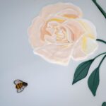 「ロールス・ロイス、キュートなミツバチとバラをボンネットに描いた特製ファントムを公開」の2枚目の画像ギャラリーへのリンク