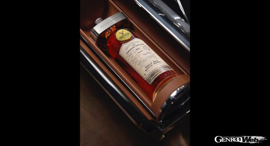 ロールス・ロイスがリリースしたウイスキー&シガー用チェスト、Cellarette（セラレット）。ボトル収納部