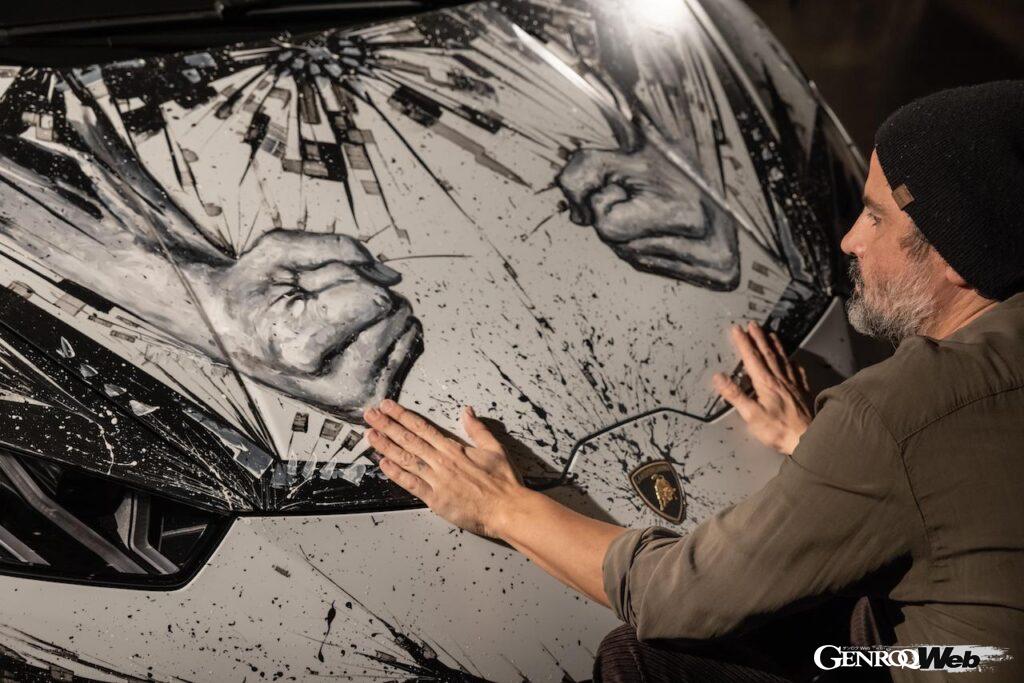 「ランボルギーニ、ウラカン EVOを用いたアート作品「ミノタウロ」を発表 【動画】」の1枚目の画像