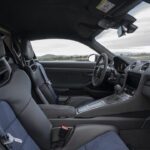 「ポルシェ 718 ケイマン GT4 RSデビュー！ 最高出力500ps、大幅な軽量化とパフォーマンスアップを達成 【動画】」の15枚目の画像ギャラリーへのリンク