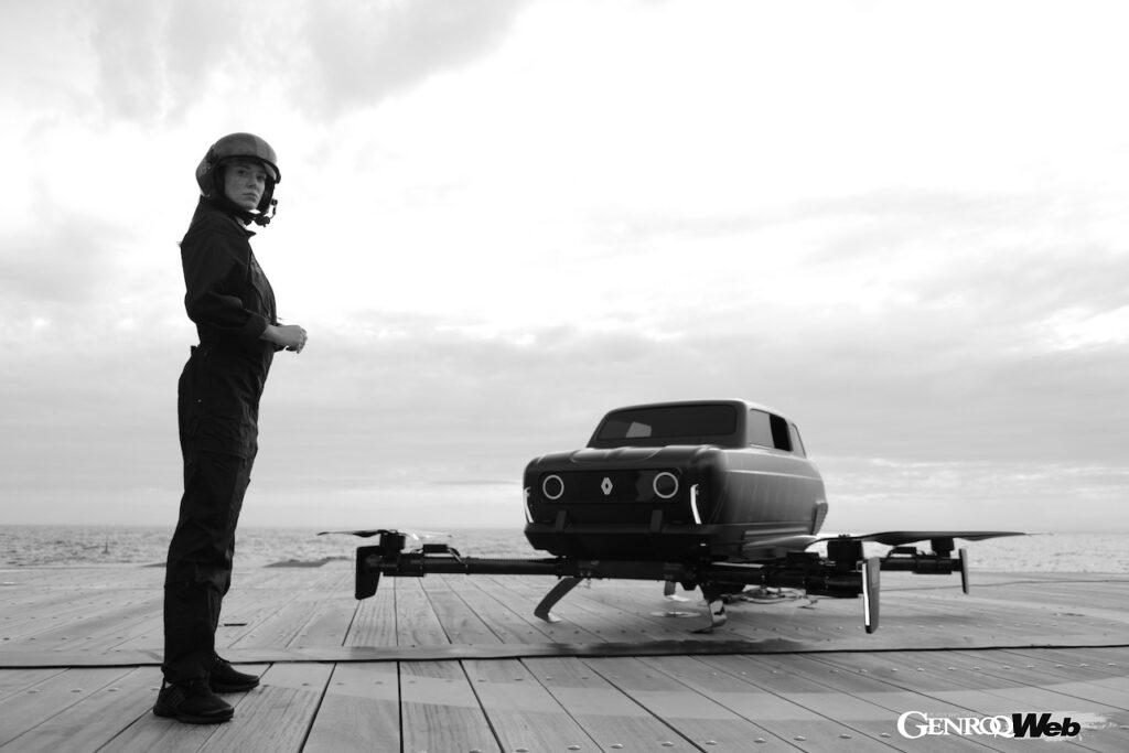 「ルノー、空を飛ぶキャトル「AIR4」を開発！ デビュー60周年を記念したショーカー 【動画】」の1枚目の画像
