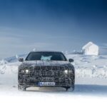 「電動ラグジュアリーサルーン「BMW i7」、ワールドプレミアに向けて北極圏でテストを敢行」の1枚目の画像ギャラリーへのリンク