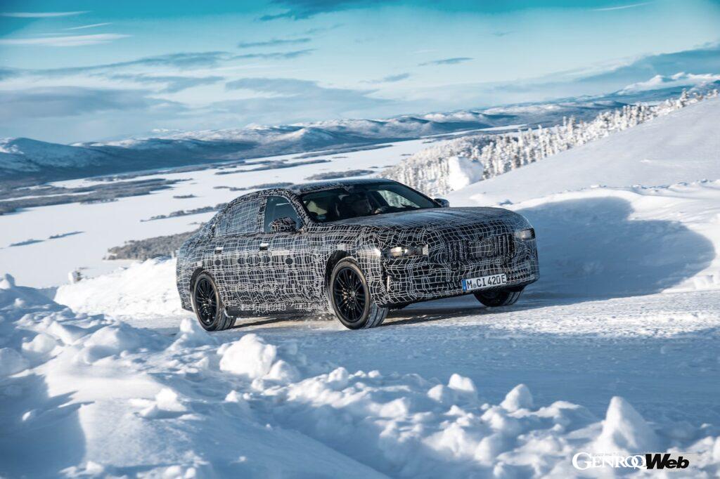 「電動ラグジュアリーサルーン「BMW i7」、ワールドプレミアに向けて北極圏でテストを敢行」の3枚目の画像