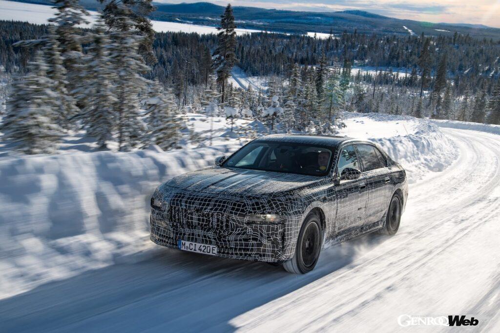「電動ラグジュアリーサルーン「BMW i7」、ワールドプレミアに向けて北極圏でテストを敢行」の5枚目の画像