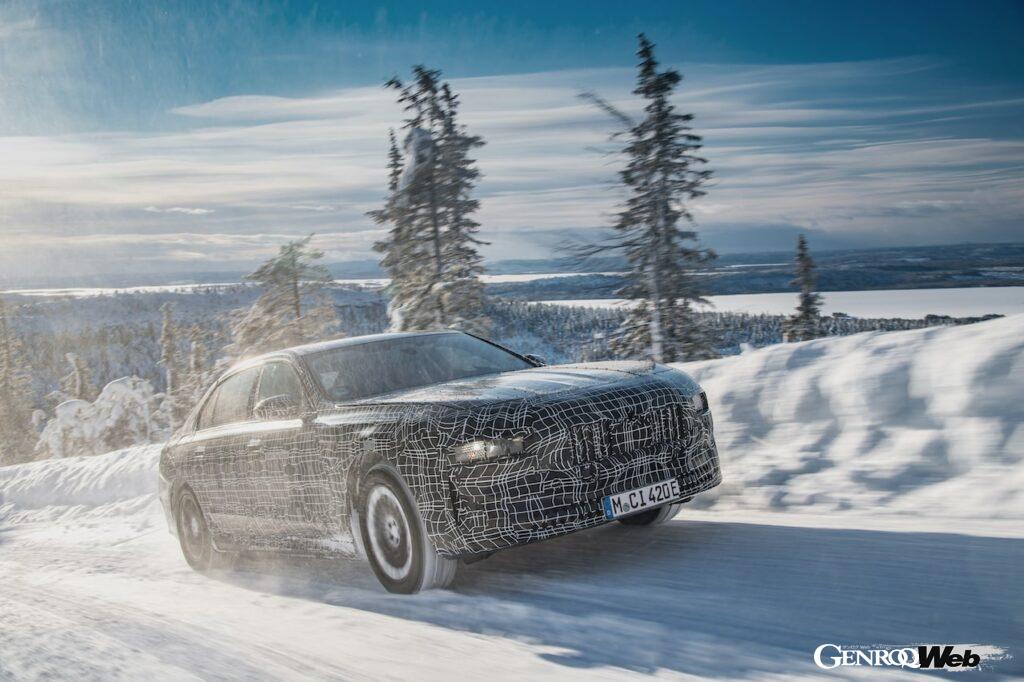 「電動ラグジュアリーサルーン「BMW i7」、ワールドプレミアに向けて北極圏でテストを敢行」の6枚目の画像