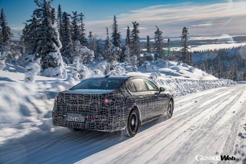 「電動ラグジュアリーサルーン「BMW i7」、ワールドプレミアに向けて北極圏でテストを敢行」の9枚目の画像
