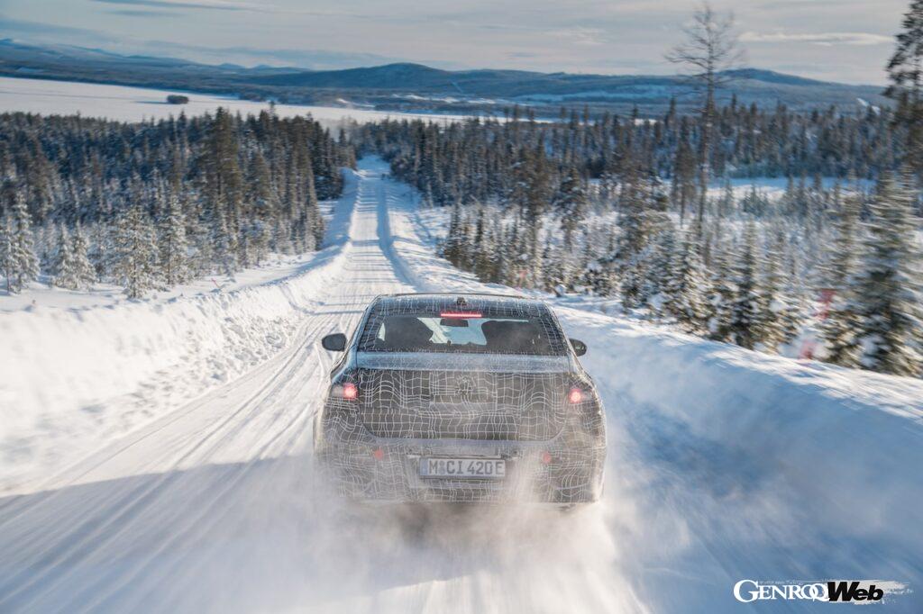 「電動ラグジュアリーサルーン「BMW i7」、ワールドプレミアに向けて北極圏でテストを敢行」の13枚目の画像