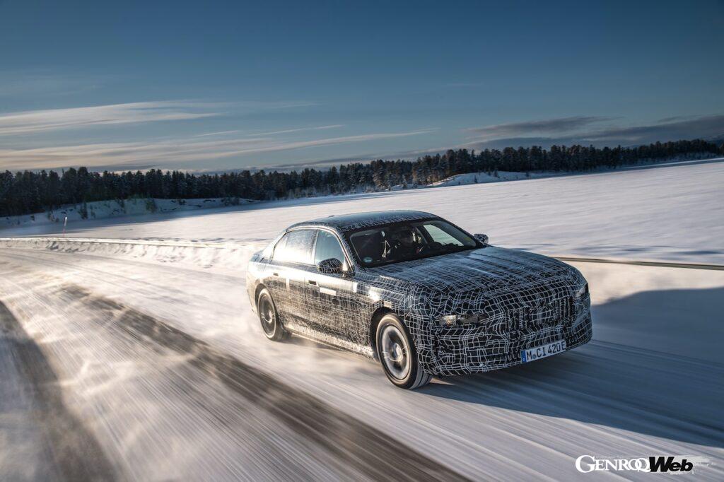 「電動ラグジュアリーサルーン「BMW i7」、ワールドプレミアに向けて北極圏でテストを敢行」の17枚目の画像