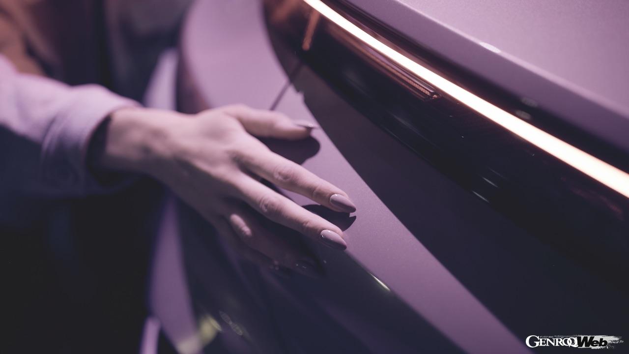 「EVをイメージするカラーとは？ ポルシェ タイカンのカラー開発を担当したダニエラ・ミロシェビッチが明かす“色”の秘密」の4枚目の画像